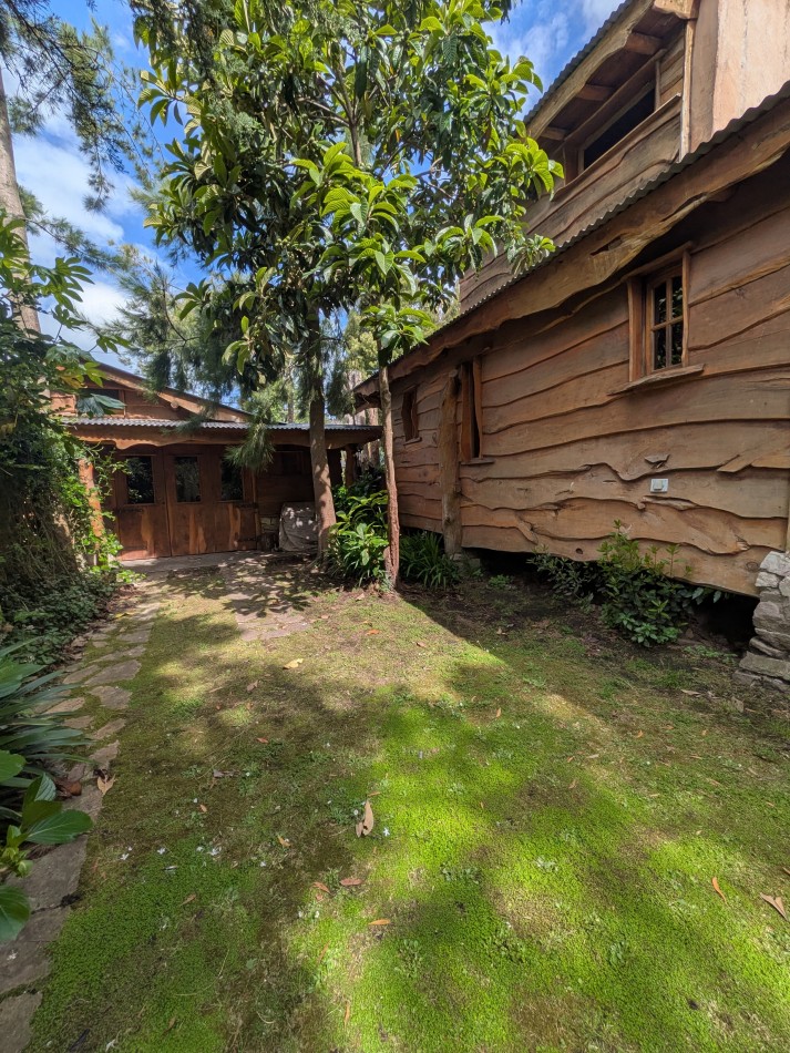 **HERMOSA CABAÑA 4 AMBIENTES EN VENTA EN BOSQUE PERALTA RAMOS**