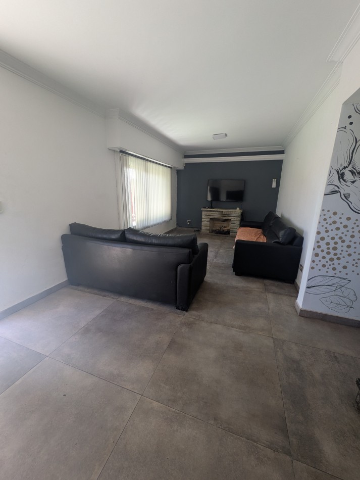 **HERMOSO CHALET EN COLINAS DE PERALTA RAMOS** 