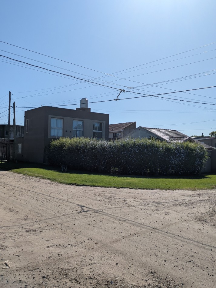 **CASA MODERNA 6 AMBIENTES EN COLINAS DE PERALTA RAMOS**