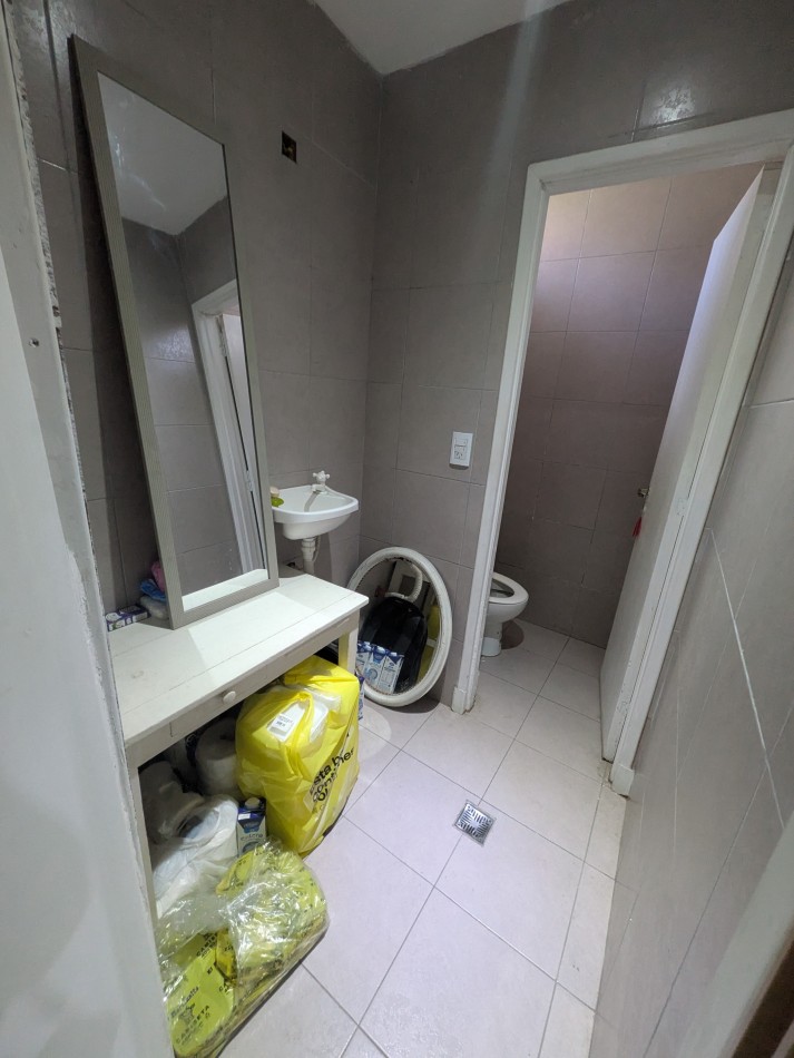 **INMUEBLE EN BLOCK EN VENTA - LOCAL COMERCIAL A LA CALLE + VIVIENDA EN PLANTA ALTA EN BARRIO LOURDES**