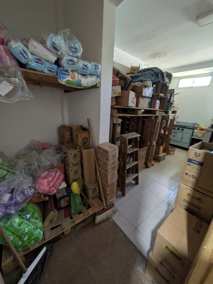**INMUEBLE EN BLOCK EN VENTA - LOCAL COMERCIAL A LA CALLE + VIVIENDA EN PLANTA ALTA EN BARRIO LOURDES**