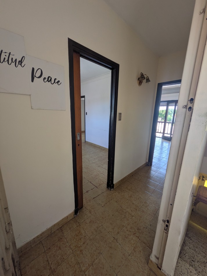 **INMUEBLE EN BLOCK EN VENTA - LOCAL COMERCIAL A LA CALLE + VIVIENDA EN PLANTA ALTA EN BARRIO LOURDES**