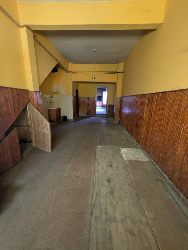 **INMUEBLE EN BLOCK EN VENTA - LOCAL COMERCIAL A LA CALLE + VIVIENDA EN PLANTA ALTA EN BARRIO LOURDES**