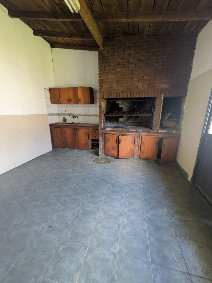 **INMUEBLE EN BLOCK EN VENTA - LOCAL COMERCIAL A LA CALLE + VIVIENDA EN PLANTA ALTA EN BARRIO LOURDES**