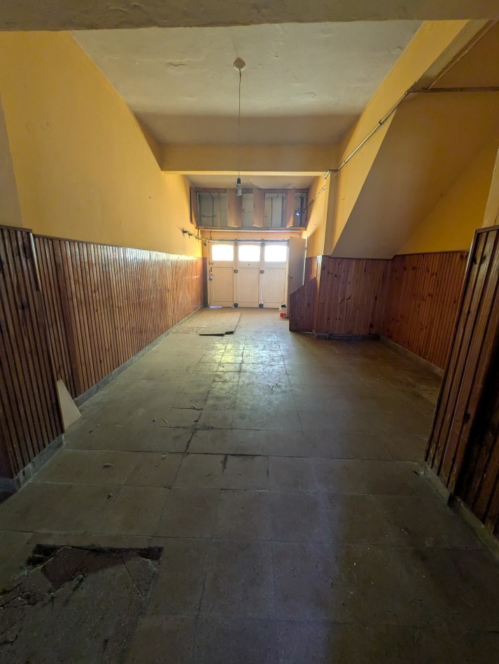 **INMUEBLE EN BLOCK EN VENTA - LOCAL COMERCIAL A LA CALLE + VIVIENDA EN PLANTA ALTA EN BARRIO LOURDES**