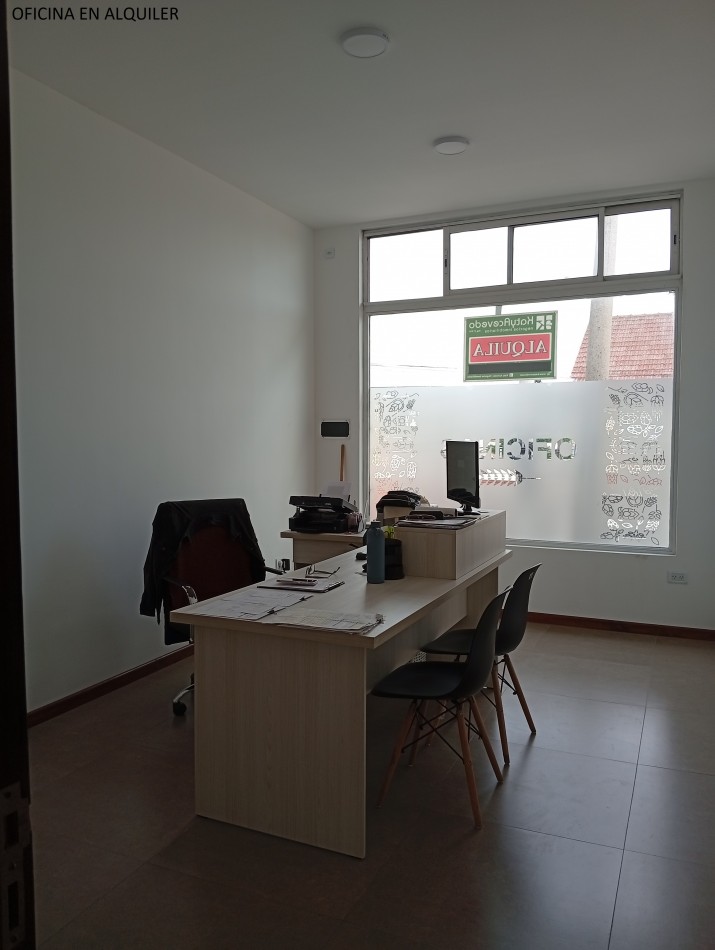 **OFICINA/CONSULTORIO/ESTUDIO EN ALQUILER EN BARRIO LOURDES**