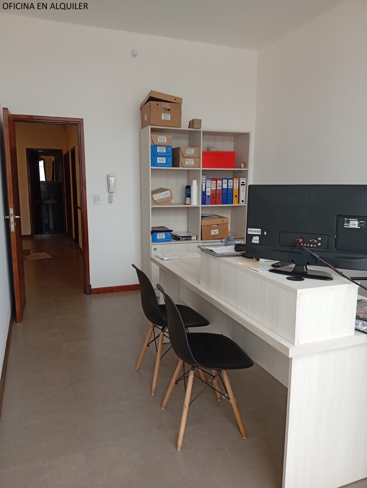 **OFICINA/CONSULTORIO/ESTUDIO EN ALQUILER EN BARRIO LOURDES**