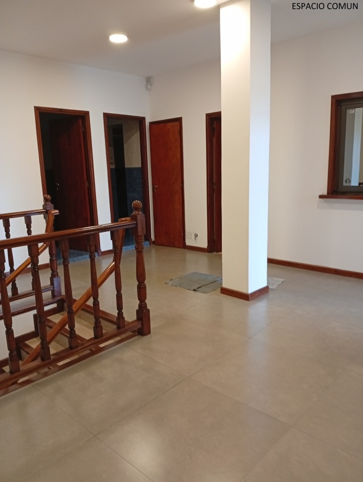 **OFICINA/CONSULTORIO/ESTUDIO EN ALQUILER EN BARRIO LOURDES**