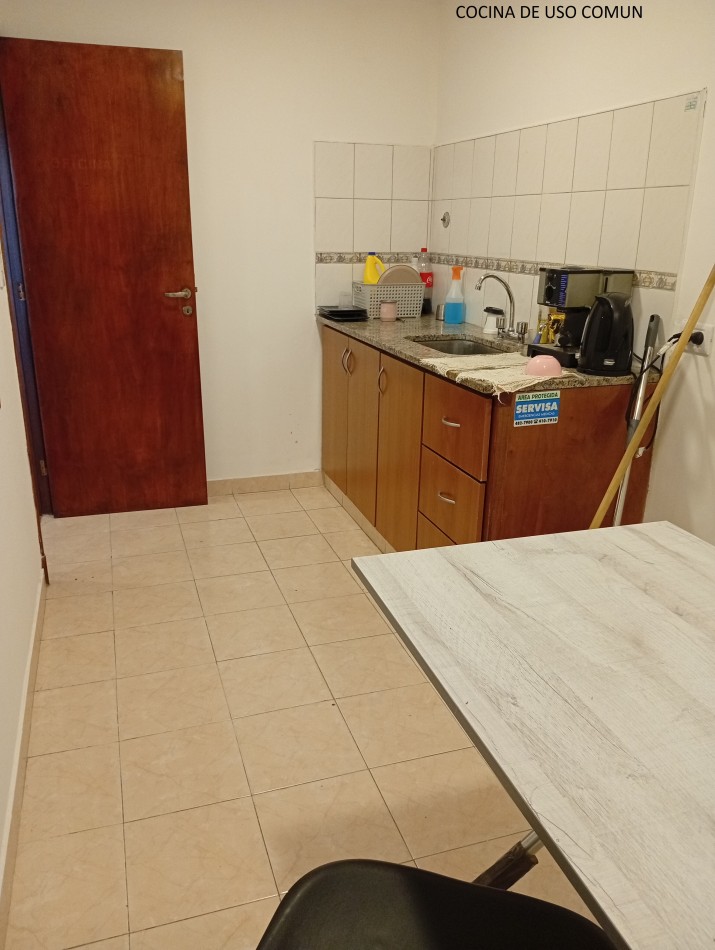 **OFICINA/CONSULTORIO/ESTUDIO EN ALQUILER EN BARRIO LOURDES**
