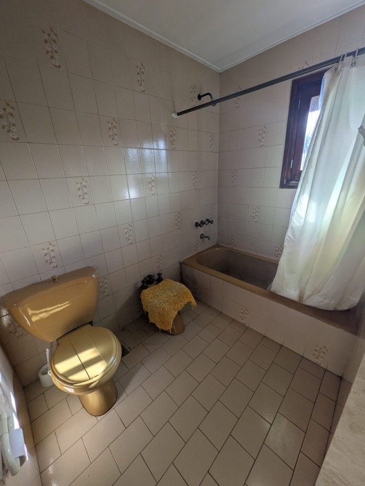 **GRAN CHALET EN VENTA EN SAN CARLOS**