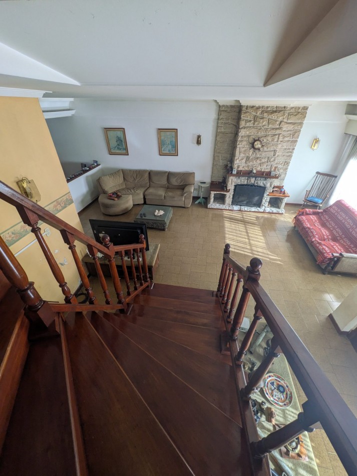 **GRAN CHALET EN VENTA EN SAN CARLOS**