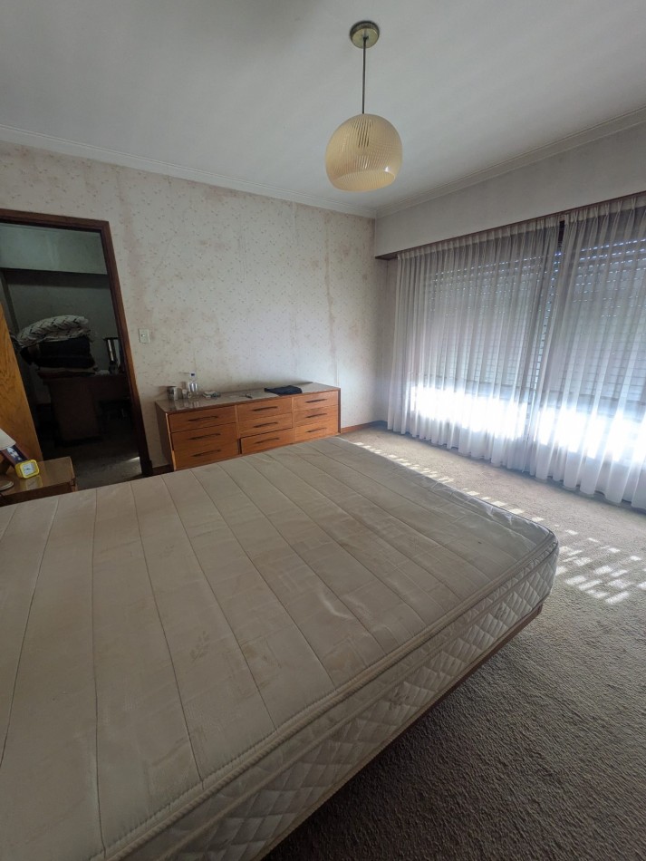 **GRAN CHALET EN VENTA EN SAN CARLOS**