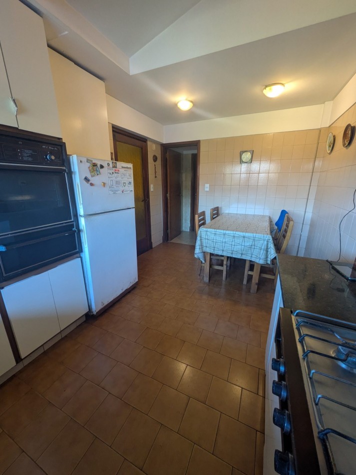 **GRAN CHALET EN VENTA EN SAN CARLOS**