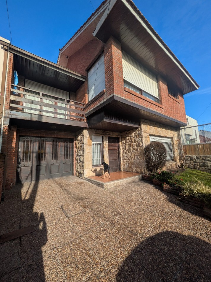**GRAN CHALET EN VENTA EN SAN CARLOS**