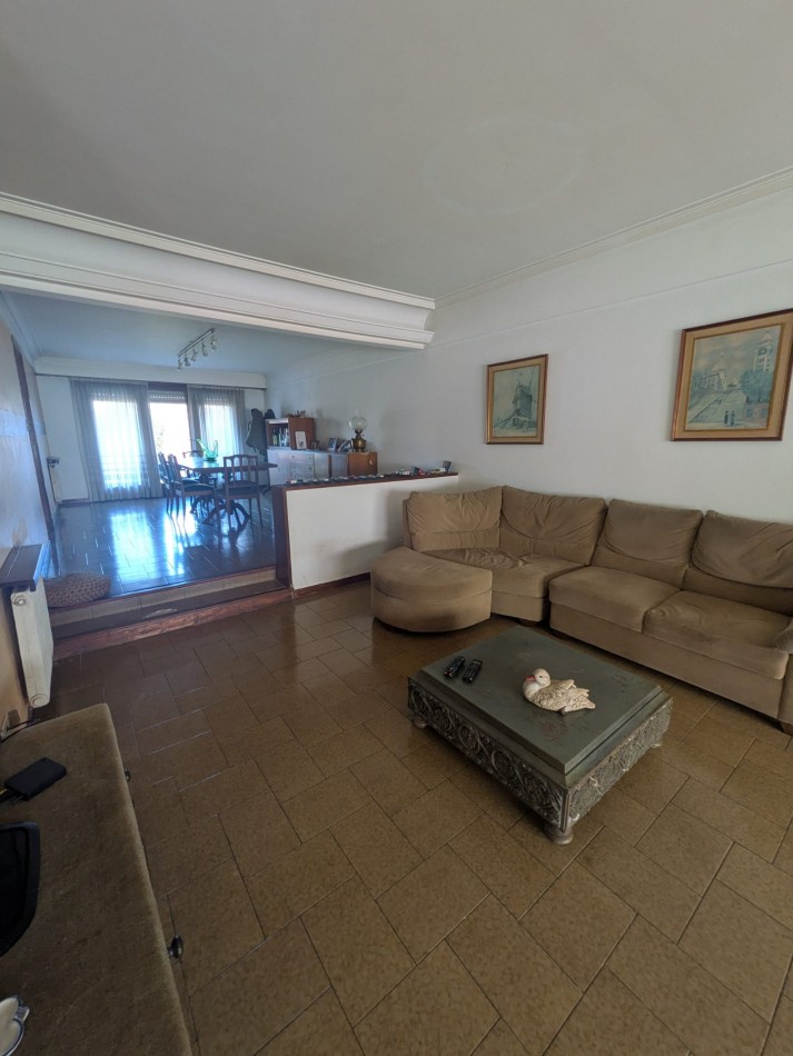 **GRAN CHALET EN VENTA EN SAN CARLOS**