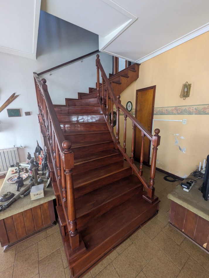 **GRAN CHALET EN VENTA EN SAN CARLOS**