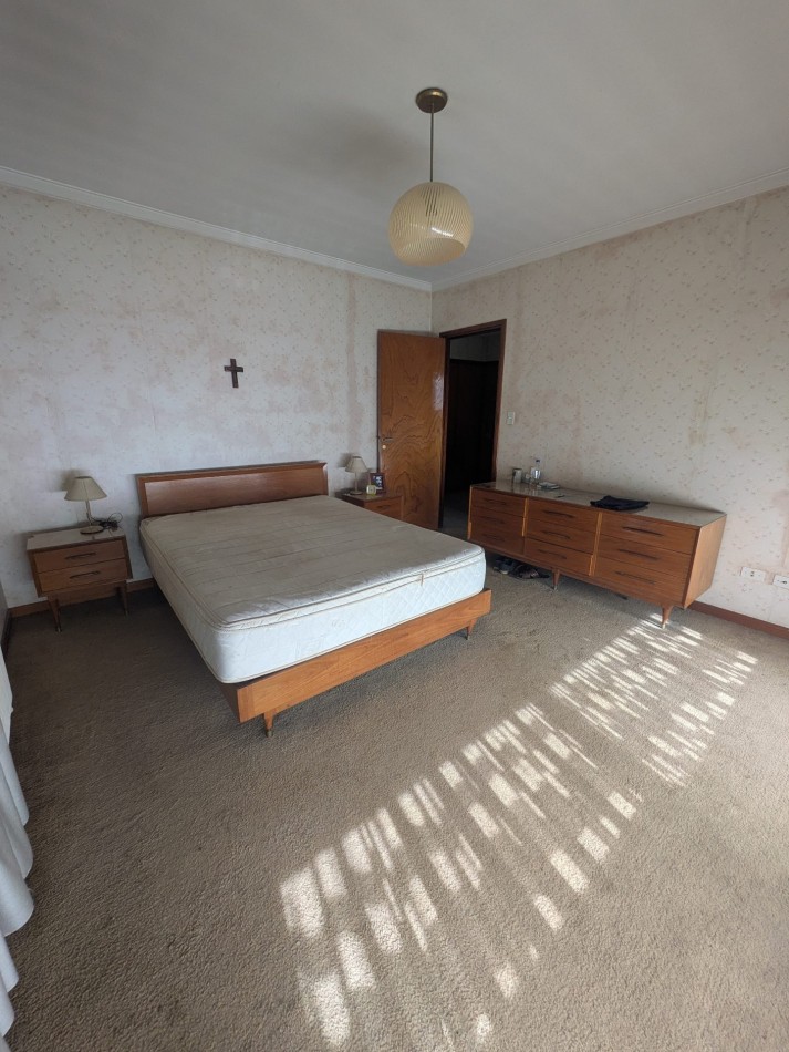 **GRAN CHALET EN VENTA EN SAN CARLOS**