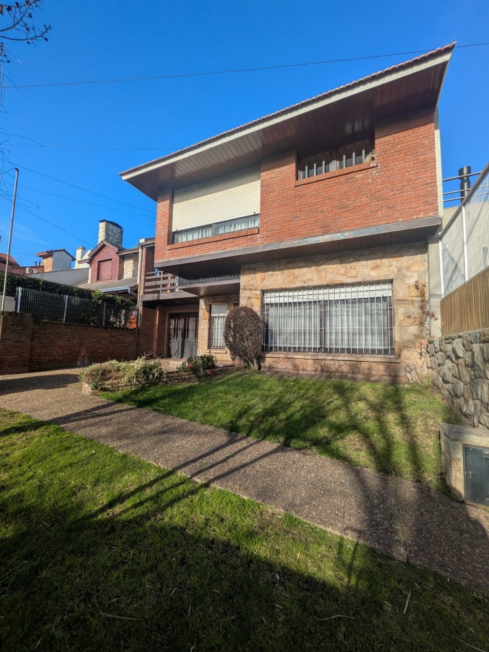 **GRAN CHALET EN VENTA EN SAN CARLOS**