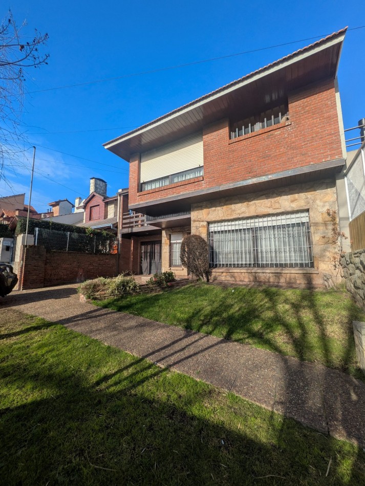 **GRAN CHALET EN VENTA EN SAN CARLOS**