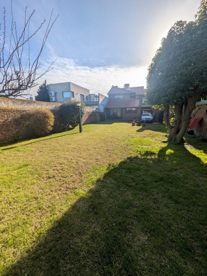 **GRAN CHALET EN VENTA EN SAN CARLOS**