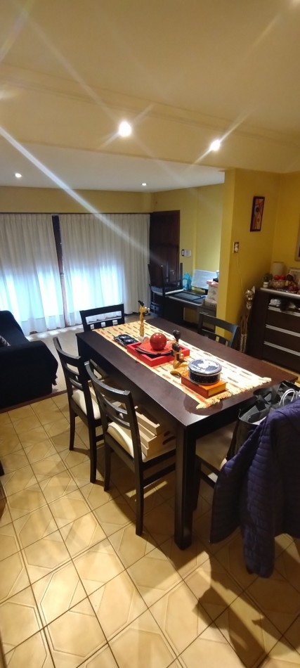 **GRAN CHALET CONFORTABLE ¡APTO CREDITO! SOBRE DOS TERRENOS EN COLINAS DE PERALTA RAMOS**