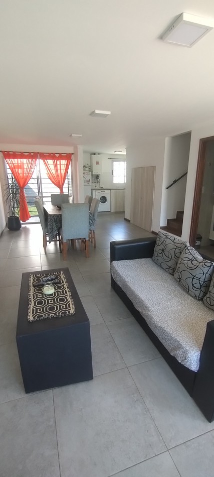 **HERMOSO y COMODO DUPLEX 4 AMBIENTES ¡APTO CREDITO! EN COLINAS DE PERALTA RAMOS**