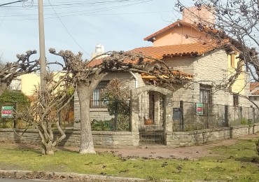 ¡ESCUCHA OFERTAS! **GRAN CHALET ESTILO MARPLATENSE CON DEPENDENCIA EN COLINAS DE PERALTA RAMOS**