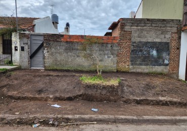 **TERRENO EN VENTA CON CONSTRUCCION ADHERIDA EN BARRIO TERMAS HUINCO**